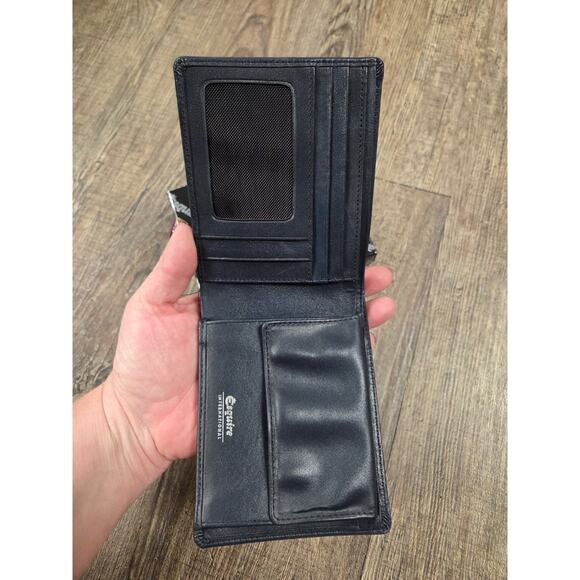 Esquire Intl NEW IN BOX Vintage Atlantic Navy Leather Men's Bifold Wallet - Picture 2 of 8